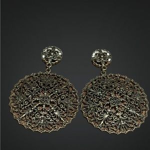 Super cute bronze ornate earrings
